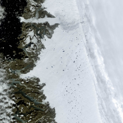 Read more about the article Despite Summer Snow, Greenland Is Still Melting